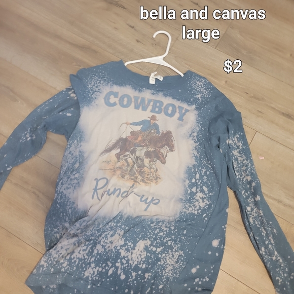 Clothes - Picture 4 of 8